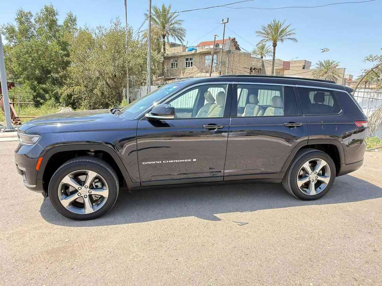 سلام عليكم
جيب كراند شيروكي 2024
ماشيه 34 سياره بوضع الزيرو 
حادث امريكه دعاميه وبنيد شويه وباب الصدر شخوط 
حادث بل عراق لا يوجد 
مكان / بغداد مدينه الصدر الحبيبيه 
ه‍/ ***********

