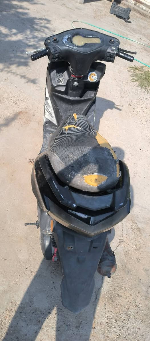 للبيع دراجه سكنز صيني مكينه ياباني مال ماكس الدراجه كلشي شغال بيهه كهربائيات لايتات  بريكات باتري هندر واحد تستغل نقصها بس سلف لا تبخير ولا تنقيص مكان الدراجه مسيب على طريق كربلاء بغداد عامود 701 السعر 300 الف وبيهه مجال رقم  *********** بي واتساب
