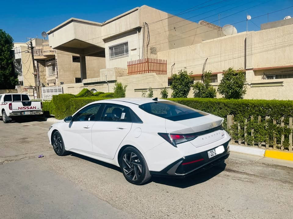السلام عليكم النترا موديل 25 زيرو ماشيه 17 فقط خليجي تجميع صيني مكينه 1500 دبل نوزل فول مواصفات واحد عله واحد فتحه وبصمه بعدها عله وضع الشركه مكفوله كفاله عامه  رقم اربيل هزه وفحص جديد مكاني بغداد *********** السعرر 145 وبيها مجال للشراي
