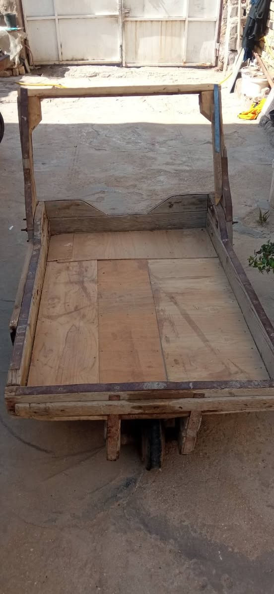 اغراض مناسبة للبيع
مولدة شغالة 40
مبردة نظيفة 70
ميزان فيتنامي الأصلي جديد 30
عربانة حديد ب15
عربانة خشب ب30
القاسم قرب المستشفى 
***********
