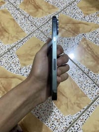 13برو ماكس ذاكره256بطاريه87جهاز نضيف بس بي فطر بل شاشه وما يبين وشرط ا...