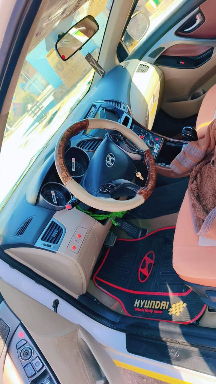 السلام عيلكم 
النتره 2015 خليجي بيه الباب الخلفي فقط والباقي كفاله حدايه جديده السياره مال جناي مكينه 1800
فول من عده البصمه... العنوان👇
الديوانيه الحمزه الشرقي  . السعر 125وابيه ماجال اتصل ودلل***********
