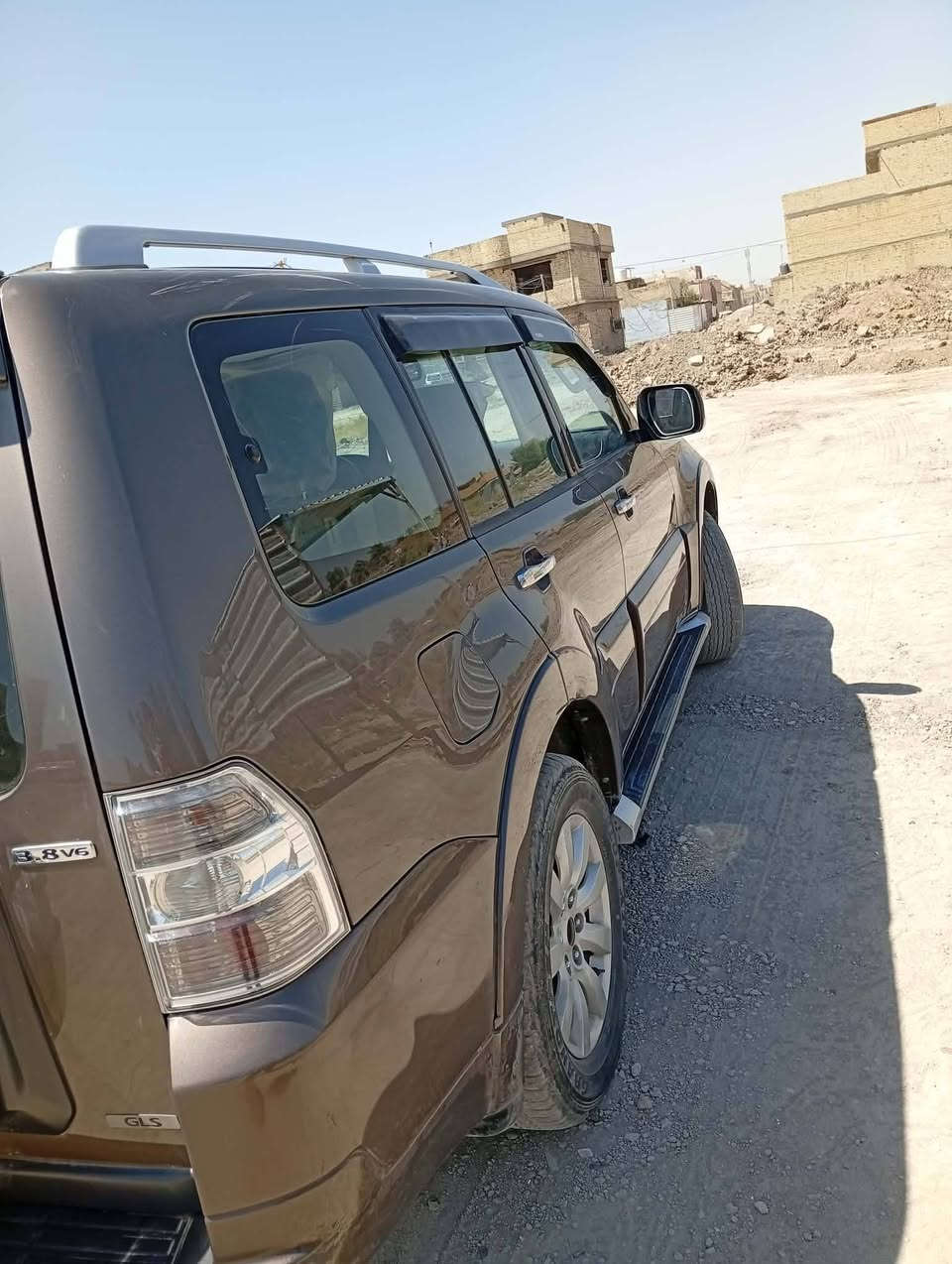 مواصفاتهة فتحة سقف ودمام وتحكم استيرن جهتين وانضمة انزلاق ودفلوك وتراكشن وقور ويل كهربائيات كلهة شغالة تبريدهة تلث قطع والسيارة مكفولة كفالة عامةعدة بارد شبر بل بابا مال ابصف السائق محرك وكير مكفولات محركهة 3/8v6
السعر 145$ ***********
