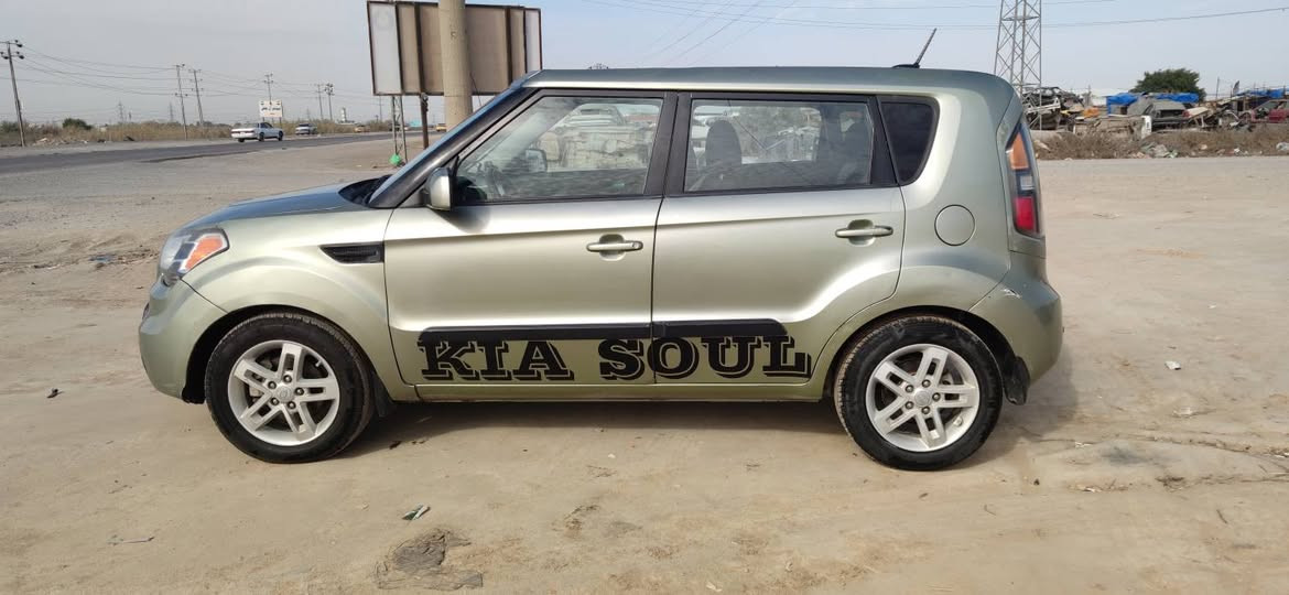 بسم الله الرحمن الرحيم 
للبيع كيا صول 2011 امريكي رقم اربيل بسمي مجدد لل 2030 فحص الهزه قبل 4 اشهر 
 الحادث فقط جاملغ وبنيد بدون دواخل مبدل
ومصبوغ والجاملغ الثاني انطخ ونصبغ بالعراق 
ماشيه 146 الف 
مكينه 2000 نفس مكينه الالنترا صابونه وكير جدد 
كهربائيات كامله
 منضومه تبريد جديده
حساس خلفي وكامره 
شاشه اندرويد 
حساس تايرات
سونار مرفق مع الصور 
السعر :  98💲وبيه مجال قليل 
مكان السياره الناصريه
 تلفون : *********** ناصرية, ذي قار
