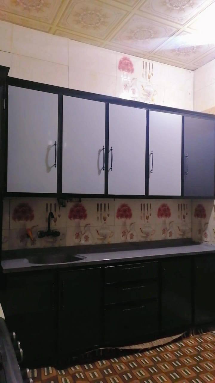 سلام عليكم كاونتر للبيع كله درجه اوله الشغل تركي الاوڤن والطباخ مو وياه السعر مليون 600 الرقم 0781581303 أو ***********
