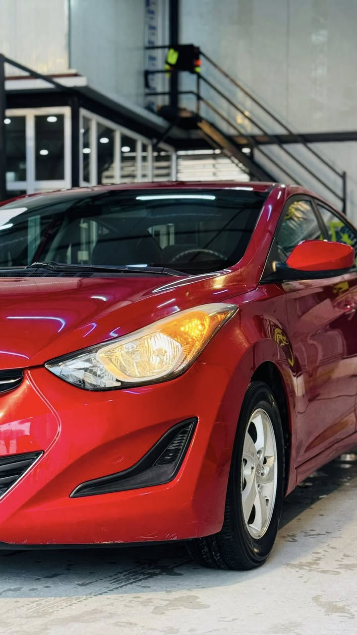 السلام عليكم النترا 2015 وراد امريكي ماشية 35 جديدة واستخدام كلش نظيف جاهزة وكاملة حادثهة باب الصدر والباب الخلف مبدلات ومصبوغات وشوية بالجاملغ الخلفي صبغ السيارة محرك 2000 مواصفات اعتيادية وضعيات قيادة جام كهرباء تحكمات ويل كب كير اوتو والباقي معروف السعر 105 وبيهة مجال للاستفسار الاتصال مكان السيارة بغداد 
***********
***********
