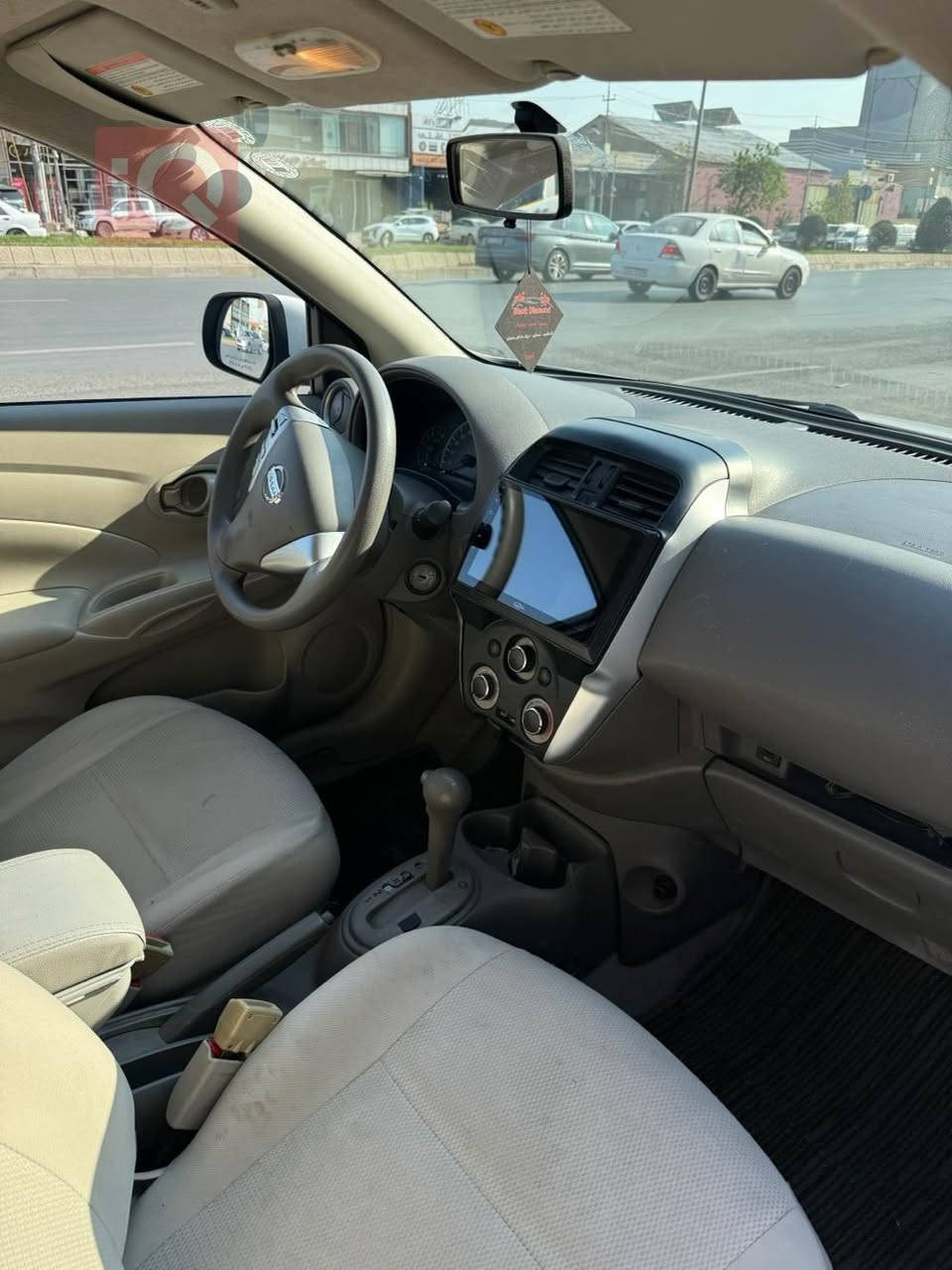 السلام عليكم نيسان صني للبيع موديل 2021 رقم اربيل باسمي  ماشية 73 الف سياره جاهزه ونظيفه كير مكينه سيارة بيها جاملغ خلفي صبغ من جهة السايق ودعامية  امامية صبغ  تخم تاير تبريد ثلج مكاني بغداد النهضة  السعر 110 قفل الاستفسار اتصل ***********
