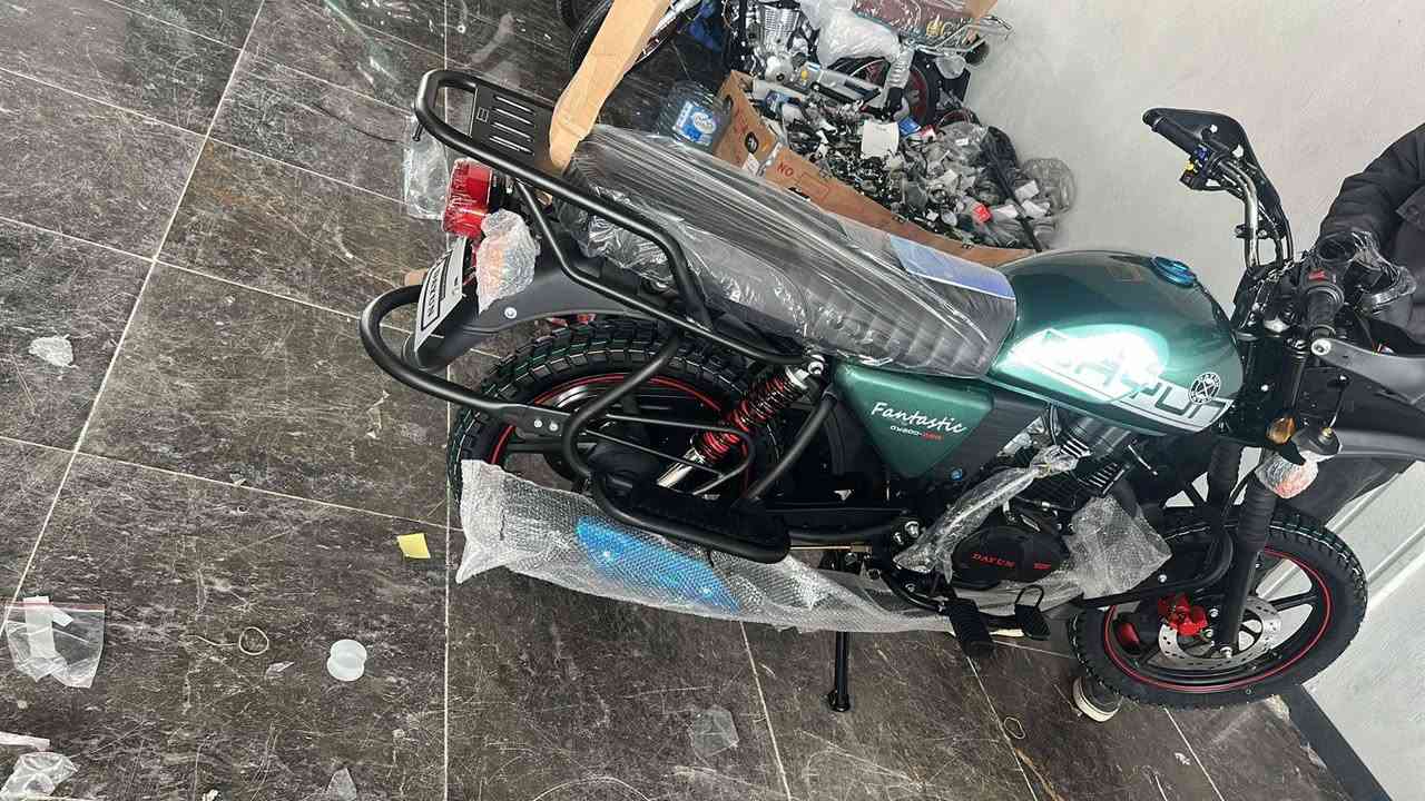 اخوان من معرض ايمن الزركوشي انسب السعار 💣 الدايوان 26 متوفر كل الوان جبلي سعر 1500 فقط متوفر كلاسك بكل الوانه سعرل كلاسك ال 26 فقط 1550 متوفر توصيل كافت المحافظات مكاني ديالى مقداديه *********** 💯🦅 خوكم وخادمكم ايمن زركوشي...
