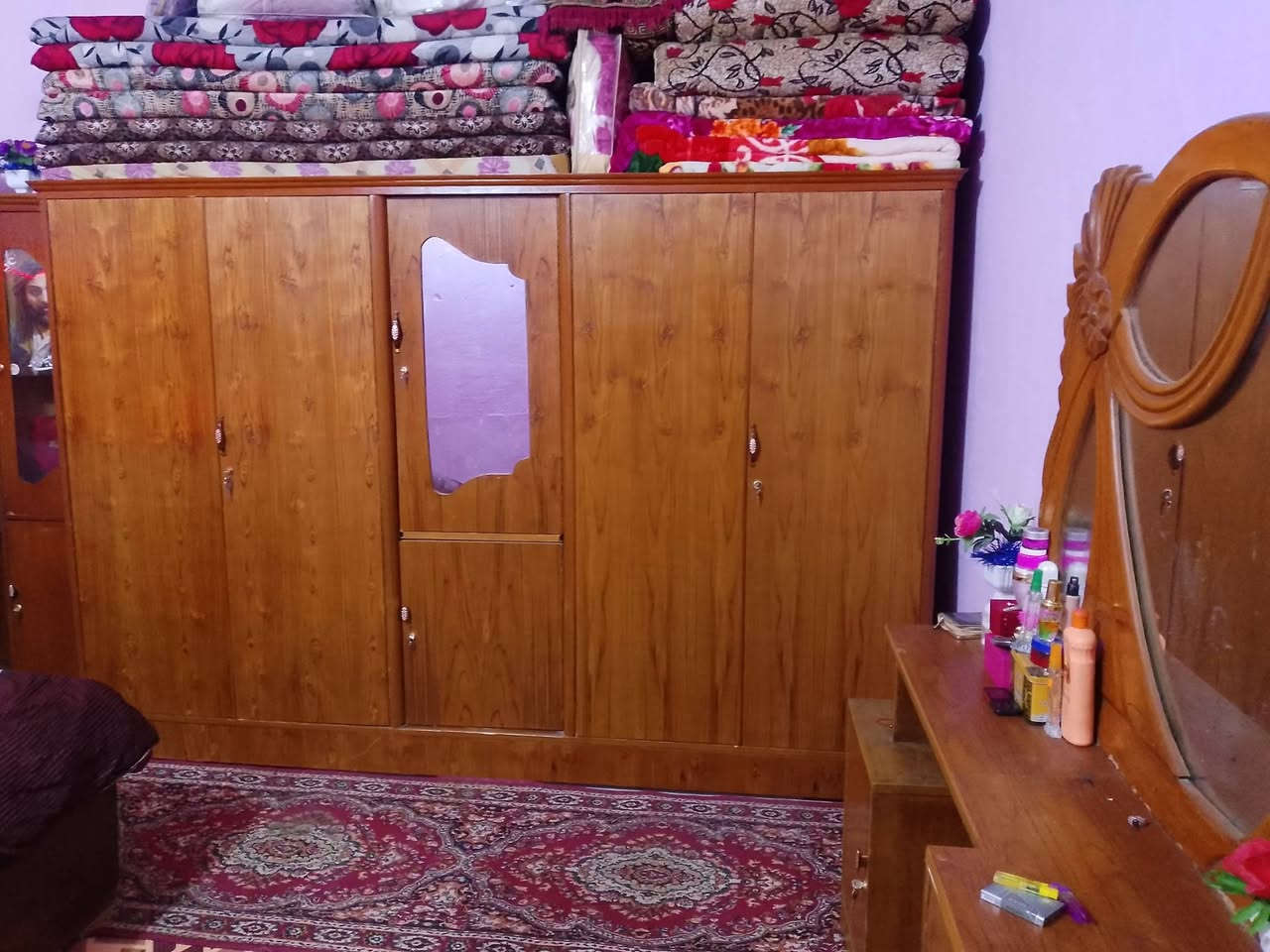 غرفه للبيع السعر 400وبيه مجال العنوان براكيه ***********

