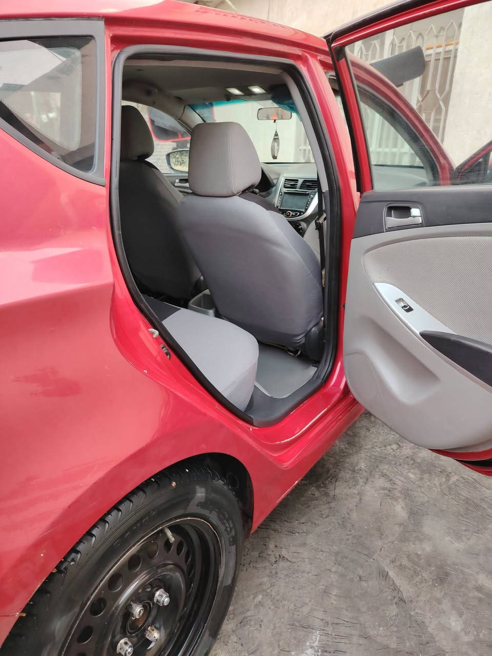 اكسنت ١٢ امريكي ١٦٠٠ GD
رقم بغداد سونويه لل ٢٧
بيه قطع صبغ شرط بدون اي دواخل بدون اي تكم اي دوسات حلوه جدا بدون نقص ماشيه ١٥٠
مكان بابل المسيب للاستفسار *********** وتساب
