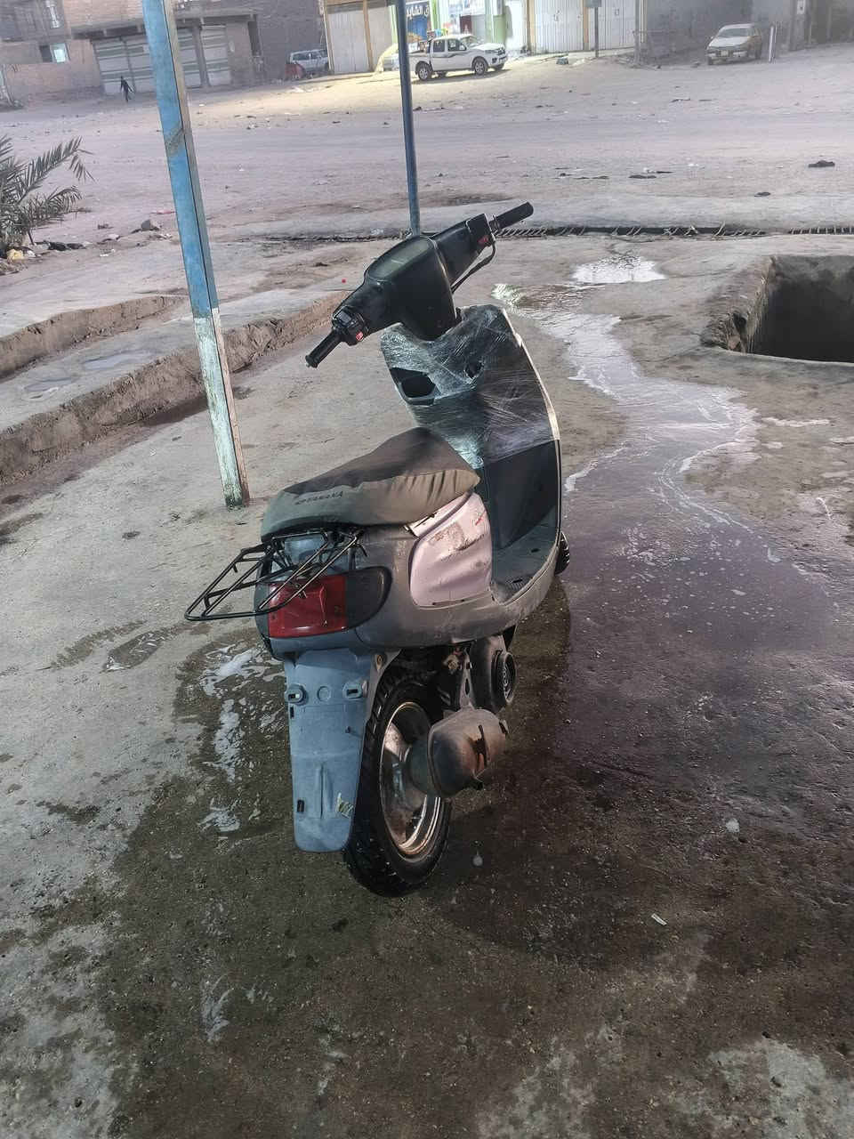 سلام عليكم دراجه للبيع مكينه ما مفتوحه كلشي ما بيهه من عطل هندر واحد تشتغل مكاني حي العسكري ***********
