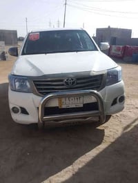 سيارة للبيع مديل 2012 مجفيه سنويه جديده سعر 130 وبيها مجال  0784491812...