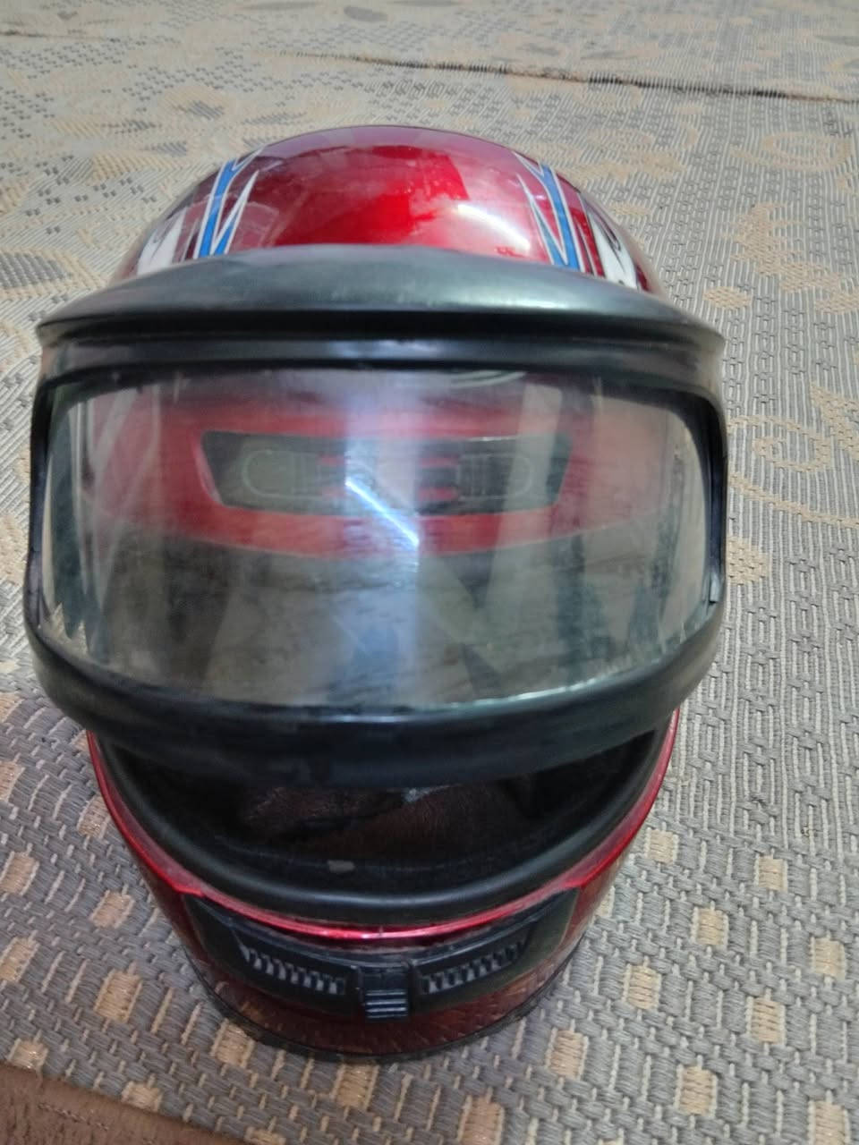 خوذه مستعمل سعره 15تواصل ويانه رقم ***********
