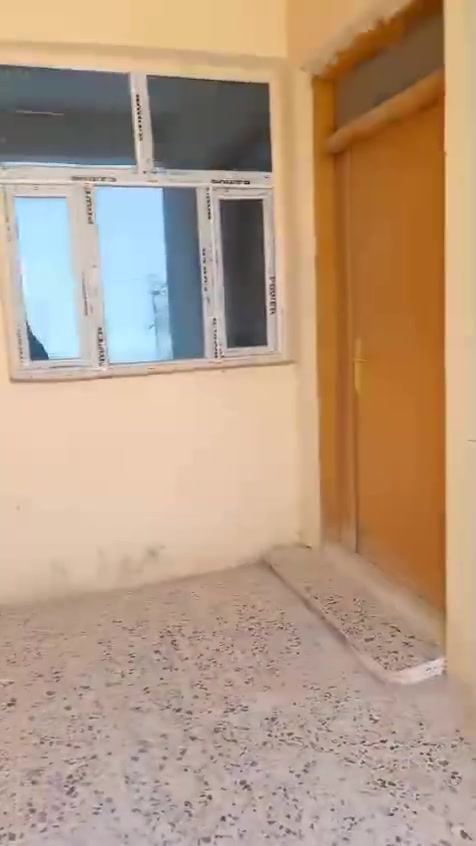 دار للبيع في مجمع بيتي الاول فئة بلوك ١٩ المساحة ٢٠٠م٢ طابقين ٣غرف نوم صحيات عدد ٣ للاتصال ابو محمد *********** واتس اب
