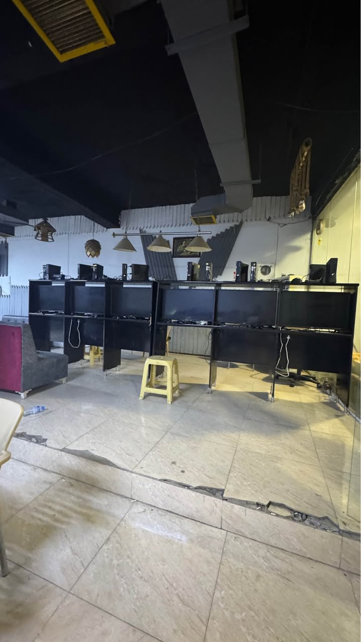 سلام عليكم للبيع – كوفي {بوبجي} جاهزة بكل محتوياتها 🎮💨
✨ تفاصيل القاعة:
مجهزة بألعاب xbox 360 عدد 12🎮
جلسات ونركيلة بنكهات متعددة 💨
ديكور مرتب وجاهز للاستعمال
موقع مميز يجذب الزبائن
📌 العنوان: [كركوك : حي الواسطي مقابيل حديقة فدك]
تواصل رقم هاتف : *********** / ‭0770 963 2894‬
للاستفسار خابر على هذني الارقام                                 
💡 فرصة ذهبية للاستثمار – تستلم القاعة وتشتغل مباشرة بدون أي نقص بيها كركوك, العراق
