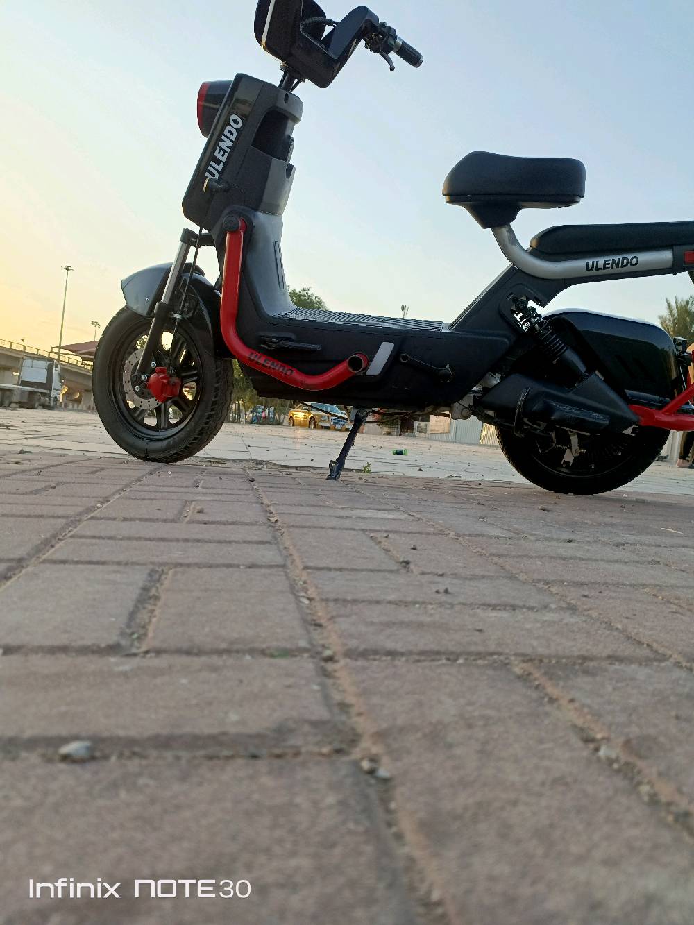 دراجه شحن u8, دراجه بحاله جيده جدا فقط ماشه تصليح صجم ١٥ وبريك خلفي بنى 10 السعر 380الف العنوان بغداد الجديده قرب الالف دار ***********