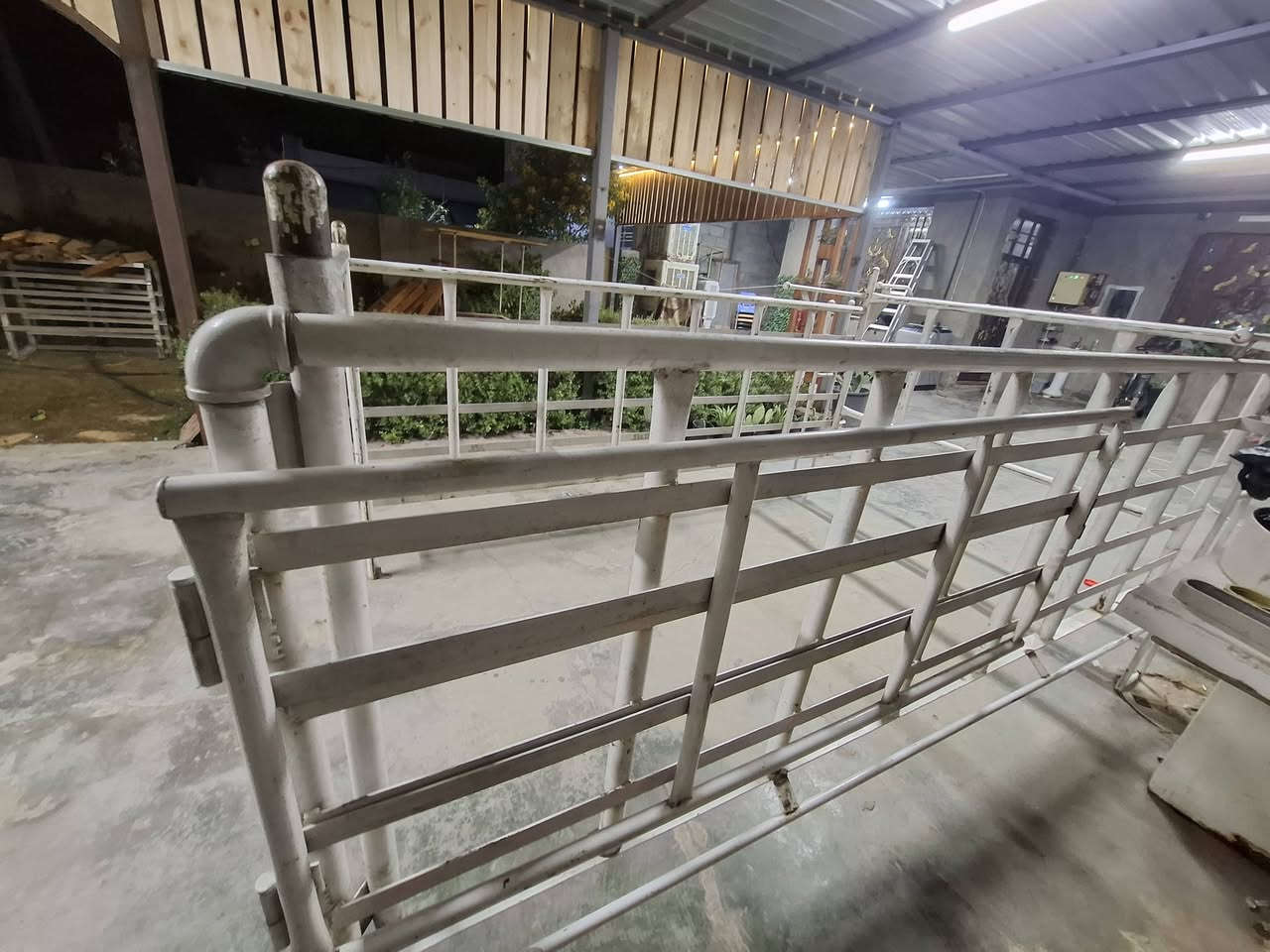 سلام عليكم عندي محجر كيا نثيه بوري جديد وسعر وبي مجال مكاني بغداد الدوره هورجب رقم ***********
