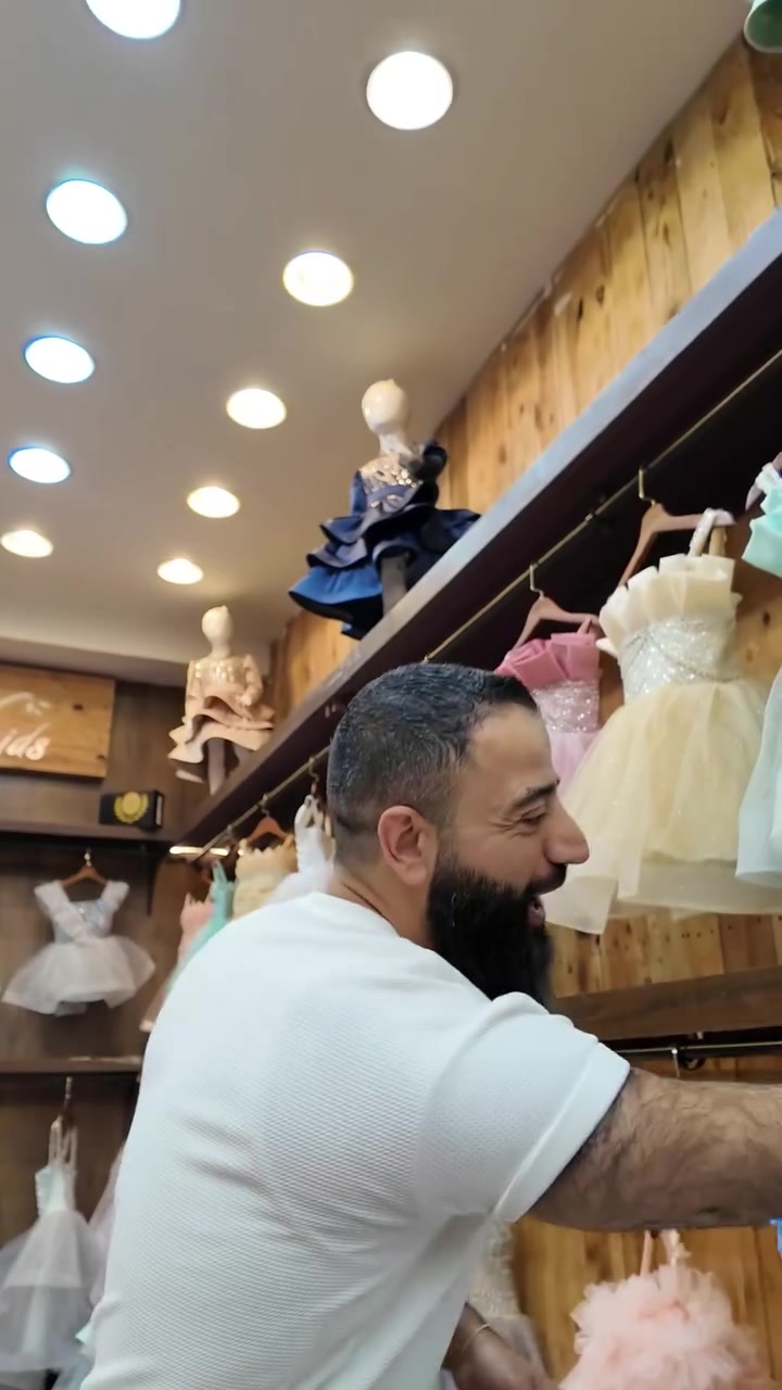 بتعرف شو يعني الديفا 🙃
#ملابس اطفال 
#فستان_سوارية


**إذا كنت صاحب هذا الإعلان وتريد حذفه لأي سبب، رجاءا أرسل رسالة إلى الدعم الفني**