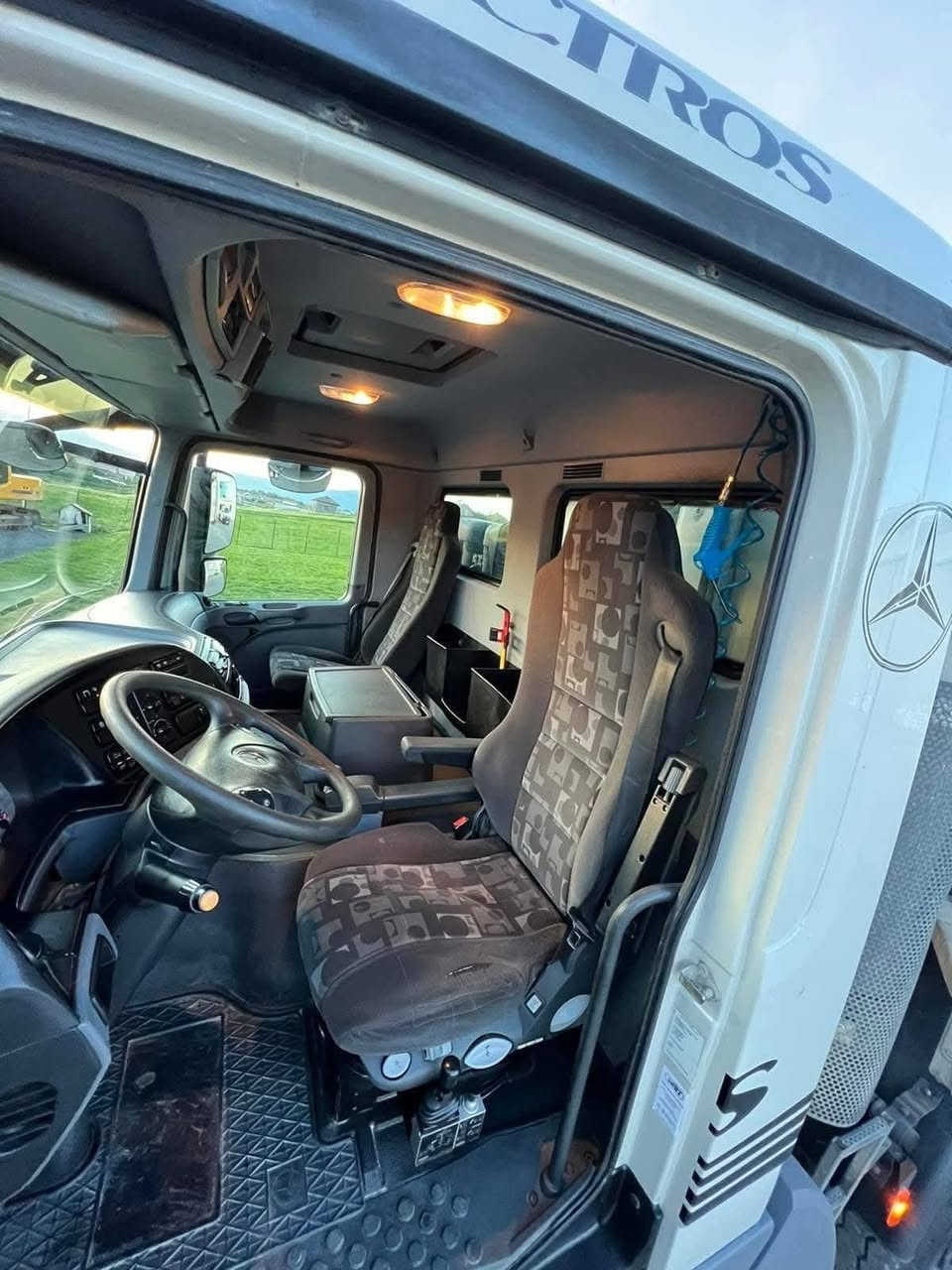 Mercedes Banz
Actros 44/48
سنة الصنع 2011
ناقل حركة اوتوماتيكي 
مجموعة جي اف 
شيال رتايدر 
عدد المحاور 5
نظام المحور 10x4
السعر 70 الف دولار 
شامل كمرك ضريبة شحن 
مدة الوصول 25 يوم بعد الحجز


**إذا كنت صاحب هذا الإعلان وتريد حذفه لأي سبب، رجاءا أرسل رسالة إلى الدعم الفني**