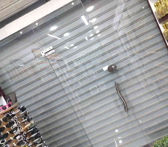 سلام عليكم جام محل بومبو 10 ملم
265 ارتفاع ↕️
295 عرض ↔️
اي عيب مابي الجك هم جديد
سعر 350 وبي مجال
***********
