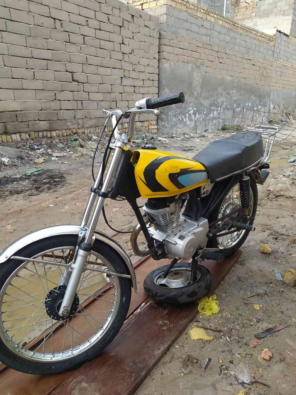 سلام عليكم دراجه شاصي ارشه ومحرك سيجي نامه مفتوح نضافته كدامك اوراق أصولي السعر 450 وبيه مجال المريضه طبكو عله صفحه لتواصل رقمي ***********بي واتساب مكاني ناصريه حي الشهداء
