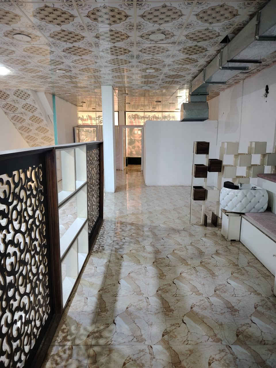 يوجد لدينا
صالون نسائي الإيجار طابق ثاني مساحة 150 متر

حله شارع 40 بستان الحلو خلف مطعم الشمس سابقا

للاستفسار الاتصال على الرقم ***********
