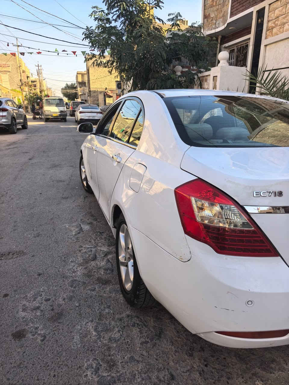 السلام عليكم ورحمة...
جيلي امكراند C7
موديل ٢٠١٣
سيارة نظيفة مابيها حادث
تخم تاير جديد
كير ومكينه كورلا ياباني جديد
صدر جديد
تبريد شغال
السياره جاهزه من كلشي
عنواني بغداد الزعفرانيه
سعر السيارة ٧٥ قفل بدون تعامل                ***********
