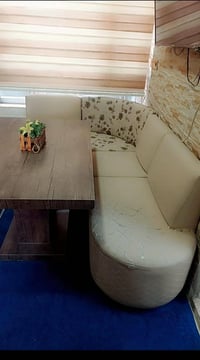 ميز طعام • للبيع • تواصل خاص