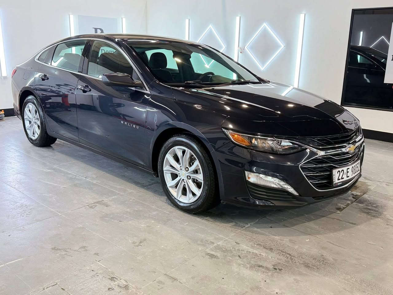 ماليبو 2023 LT
حجم المحرك 1500 توربو
عداد المسافة 56000 mi
بصمة ابواب
بصمة تشغيل
تشغيل عن بعد
تبريد قطعتين و جهتين
تدفئة كشنات 
كرسي سائق كهرباء
رادار
تحذير جامة
تحكم ستيرن
تحديد مسار
شاشة كبيره ابل كار بلي و اندرويد اوتو
منفذ يو اس بي
منفذ تايب سي
تايرات جدد
باتري جديد 
جاهزه السياره من كل شي ادامة كاملة
السعر 124 
مكان السيارة بغداد
سنوية بأسمي شرط التحويل 
للاستفسار على ***********
صور الحادث و السونار مرفقة
