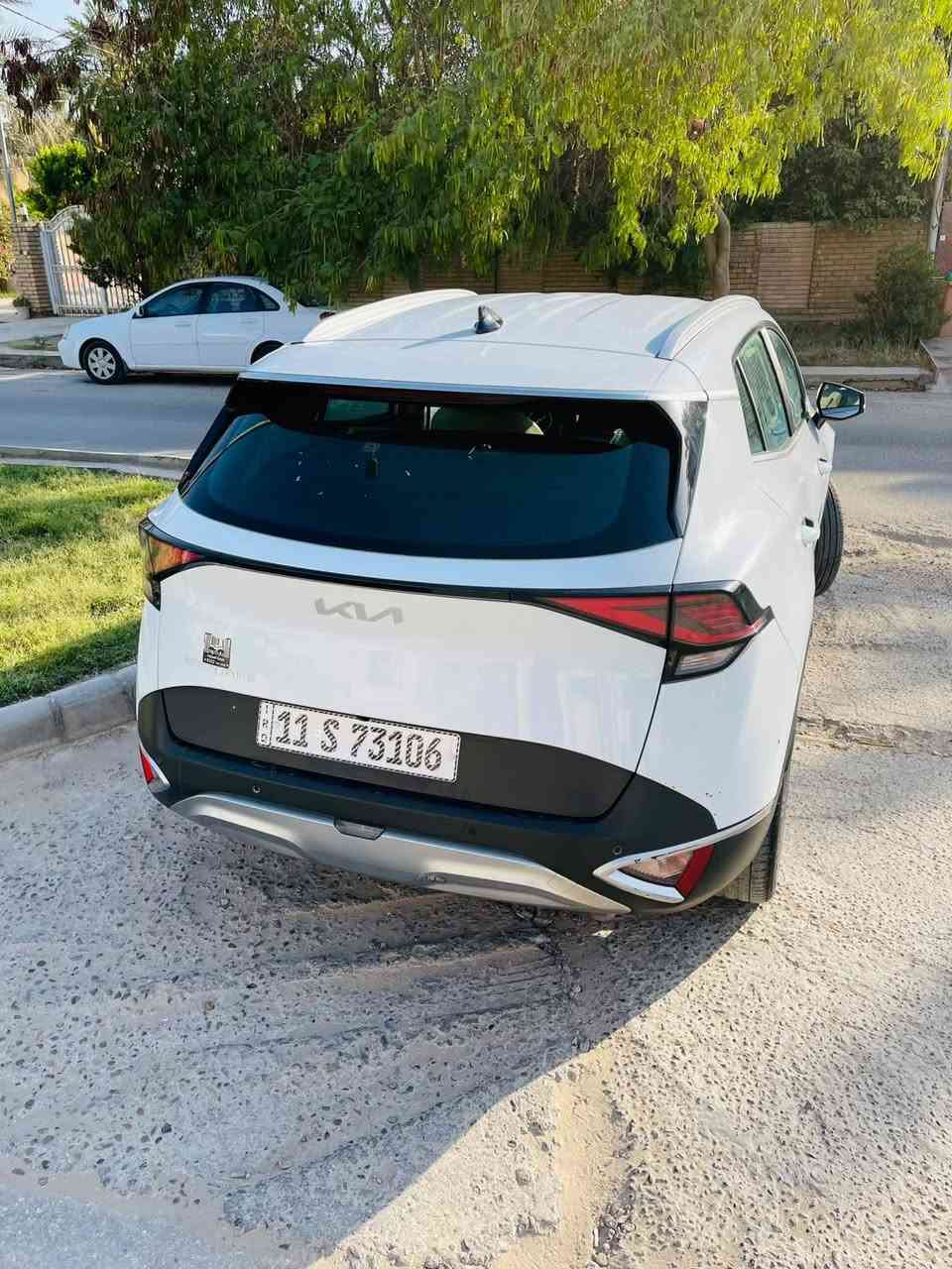 للبيع: كيا سبورتج 2022 
للبيع سيارة كيا سبورتج موديل 2022 بمواصفات "( خليجي )" ومحرك قوي سعة 2000cc.

​السيارة مكفولة (خالية من الحوادث) فقط وجود خدوش بسيطة جداً في الدعامية 

​الممشى: 67,000 كم فقط.

رقم بغداد السيارة مسجلة باسمي  والتحويل يتم في نفس يوم البيع لضمان حق المشتري

​مكان السياره بابل الحله شارع 40

​السعر: 19,800 دولار (198 ورقة)

​للاستفسار ومعاينة السيارة يرجى التواصل على الرقم:

📞  ***********
