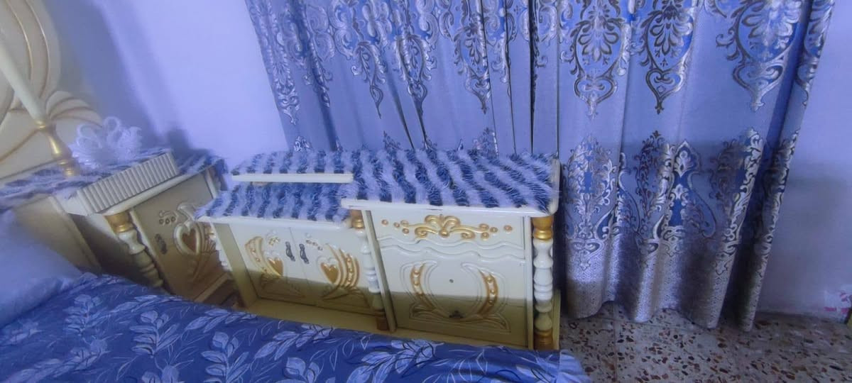 السلام عليكم
غرفة نوم عراقية وشغل عراقي قوي 
الغرفة نضيفة جداً 
السعر 1800 ( مليون وثمنمائه) 
مكاني بغداد


**إذا كنت صاحب هذا الإعلان وتريد حذفه لأي سبب، رجاءا أرسل رسالة إلى الدعم الفني**