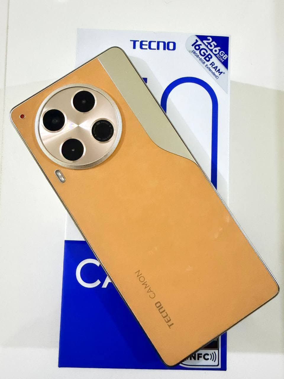 مرحبا.. 
 جهاز TECNO Camon 30
للبيع نظيف جداً مع كامل ملحقاته مثل ماموضح بالصورة
_كارتونة 
_كڤر 
_شاحن


**إذا كنت صاحب هذا الإعلان وتريد حذفه لأي سبب، رجاءا أرسل رسالة إلى الدعم الفني**