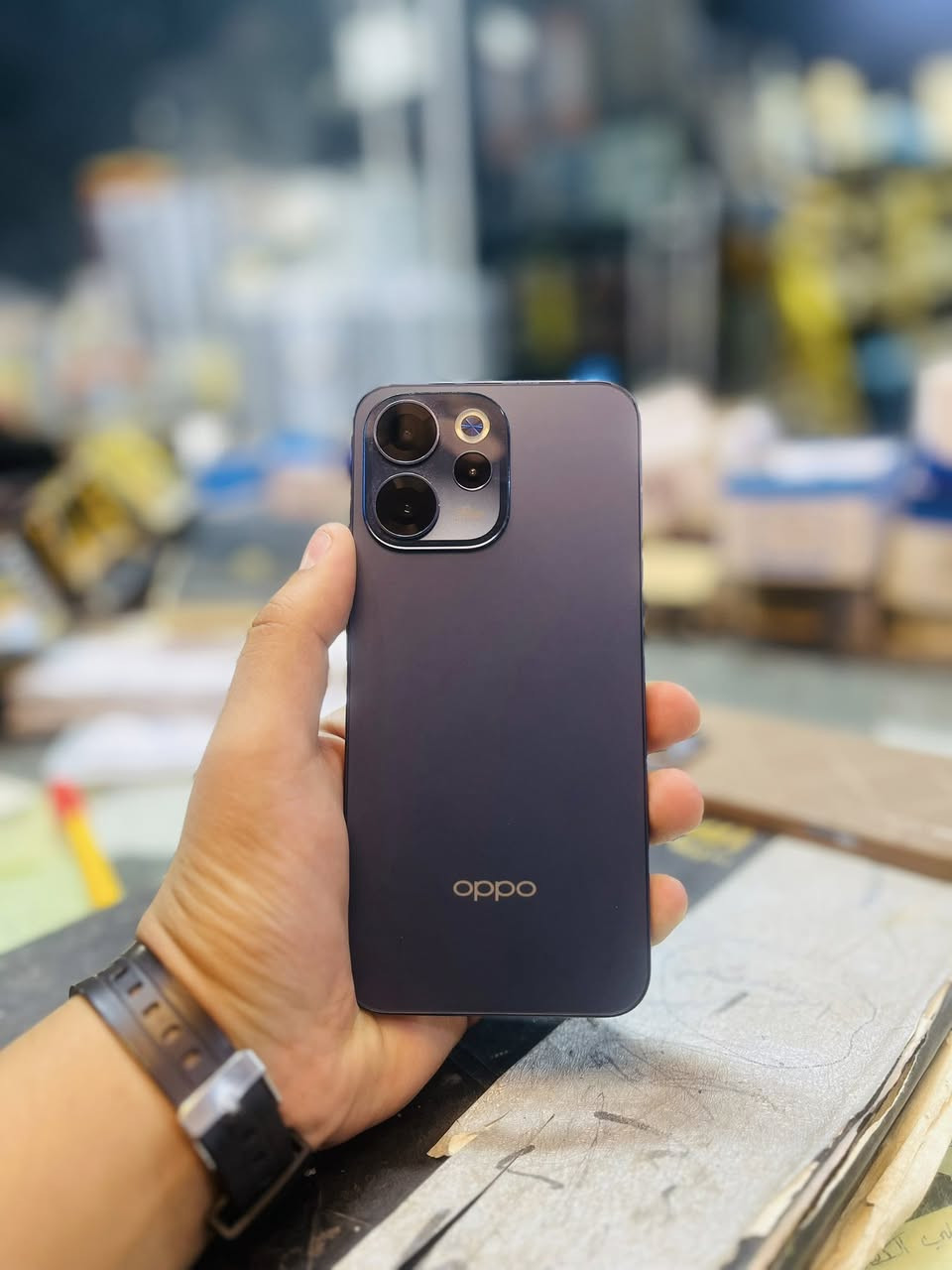 السلام عليكم جهاز OPPO وبو رينو 15 أف فايف جي للبيع نضيف جدا صار عشر أيام مفتوح من الكارتون كامل ملحقات ذاكرة ٥١٢ السعر ٥٣٠ العنوان بغداد الرشاد الرقم ***********
