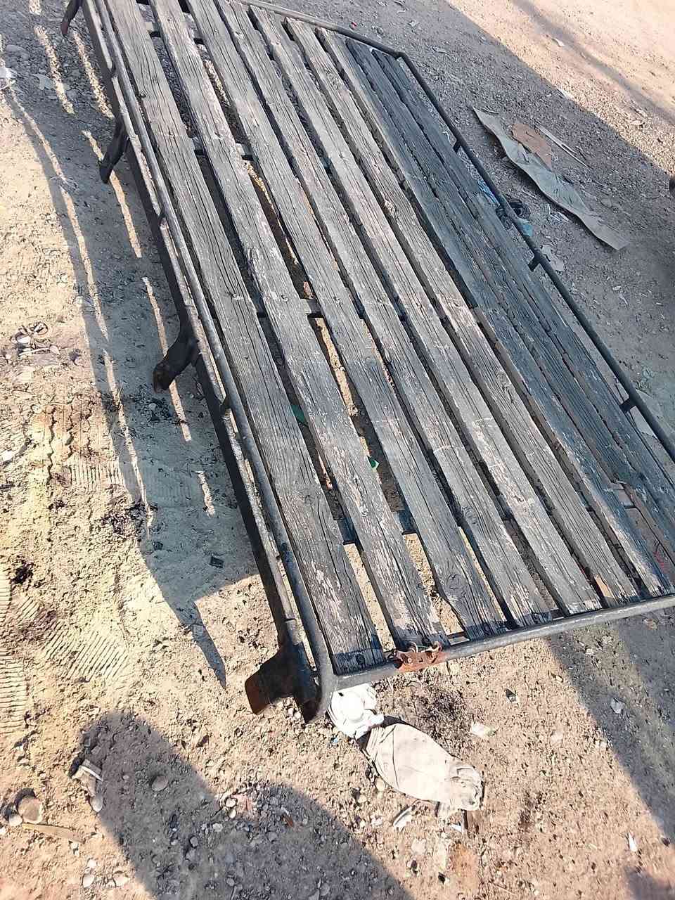 سلام عليكم سيبايا مال بسته نضيفه
السعر 80 العنوان  العنوان بغداد الدوره ***********
