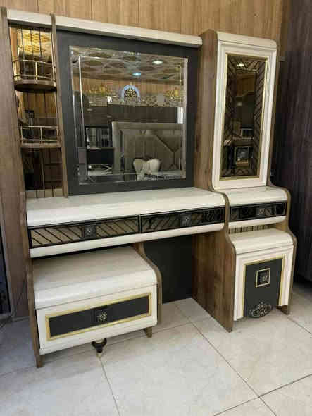 العنده استفسار وتساب ***********
