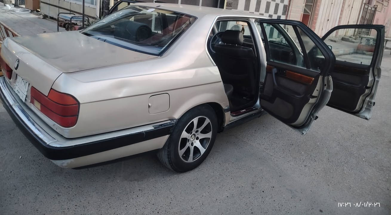 ‏BMW موديل 1992
‏اللون شمباني ذهبي 
‏حجم 735 6 سلندر
‏كهربائيات ولاجطل
‏100/100كهربائياته
‏حداديه نفظ جاهزه
‏مكينه وكير شرط
‏تبريد فقط كمبريسر عاطل
‏التاير زوج جديد زوج نص عمر
‏السياره شرط التحويل مشروع
‏وطني صاحبه جيراني سنويه
‏2026 تنتهي السعر ٤٠وبيهه
‏مجال للشراي الانبار هيت
‏‪0789 247 7997‬
‏مامتواجد ع النت الاتصال
‏السوك كلشي بي ماعجبك 
‏اعبره واني الممنون
‏
