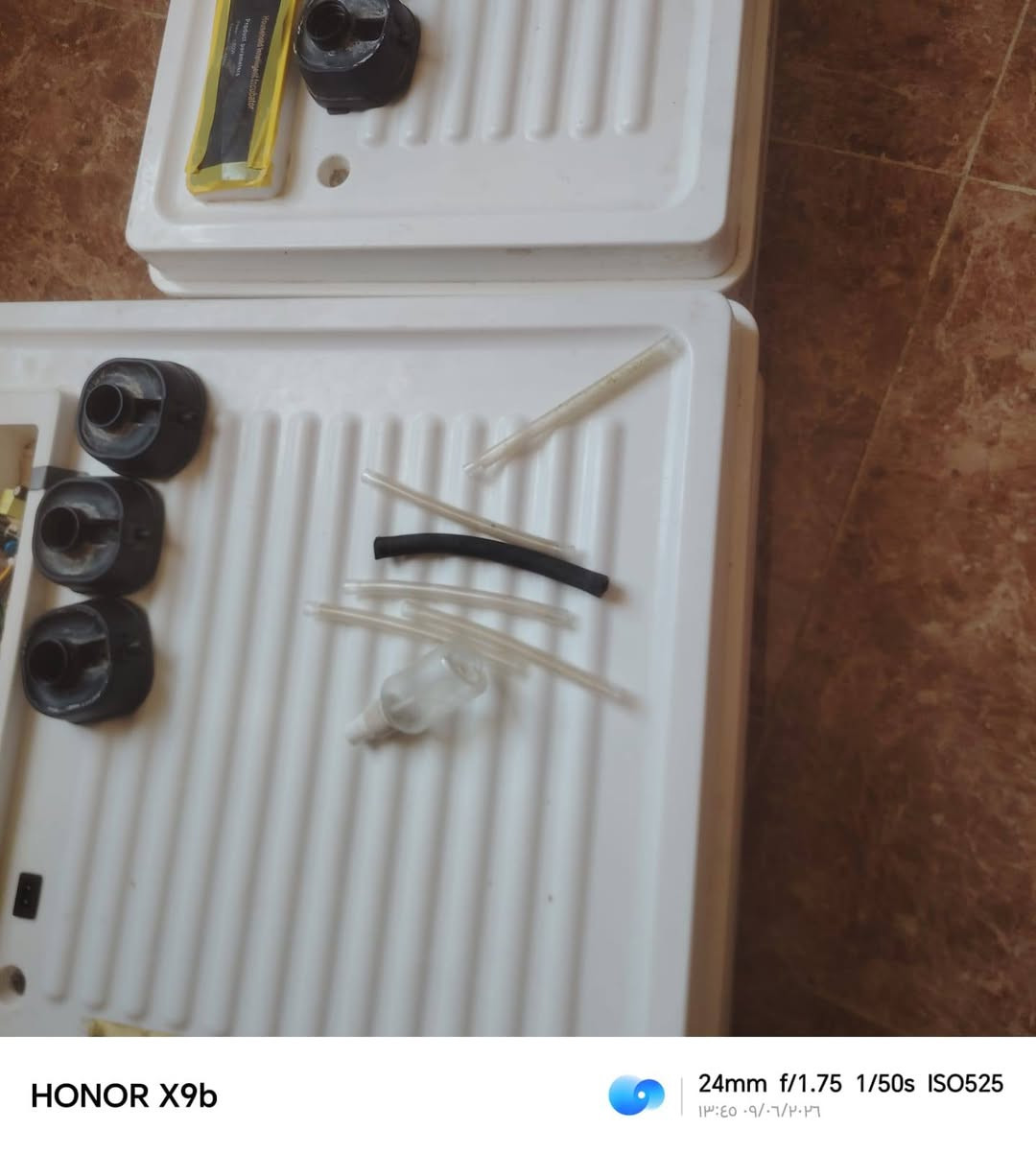 السلام عليكم فقاسات للبيع فقاسه اوتماتيك نسبه التفقيس خير من الله فقاسه تاخذ 70 بيضه وحده تاخذ 130 بيضه سعرهن (260بي مجال) الاستفسار على الرقم اوو خاص  (***********)
