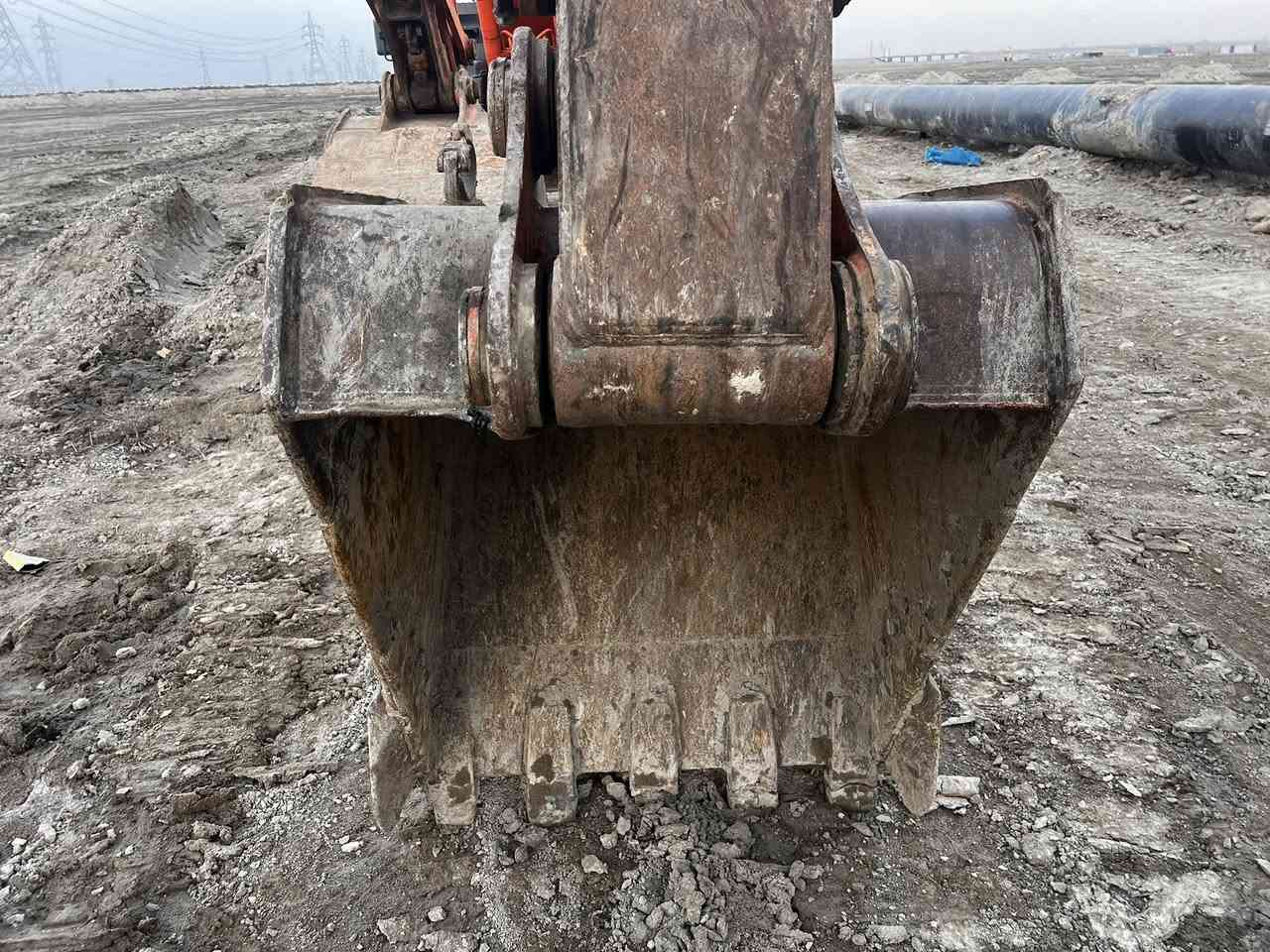 السلام عليكم حفارة للبيع
داش سكس 200 مديل 2019 اصل 
منفيس حفارة مكفولة من فتح وصبغ 
عدد ساعات العمل 4000 
للاستفسار التواصل على الرقم
***********
