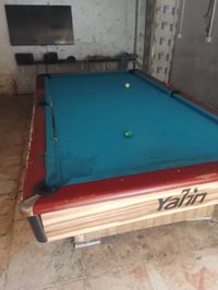 ميز • نظيف • يحتاج قماش