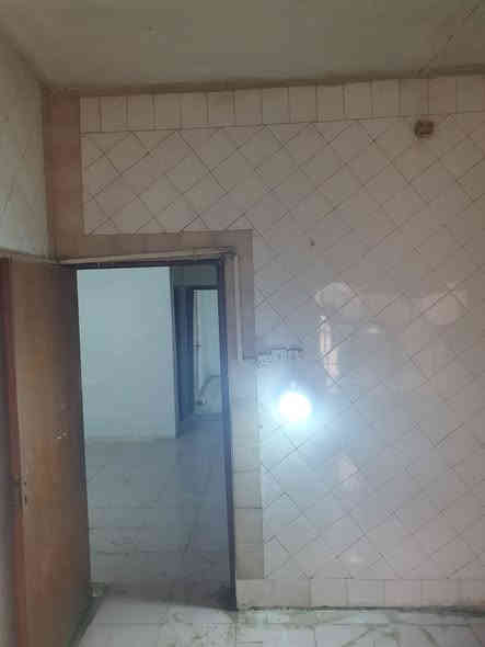 السلام عليكم دار للإيجار في حي العسكري الأول شارع اسواق طيبه مساحه الدار ٢٢٥ متر مثل ما موضح في الصور طابق واحد 
يصلح عياده او مختبر او مخزن 
للإستفسار الإتصال عل رقم 
***********
