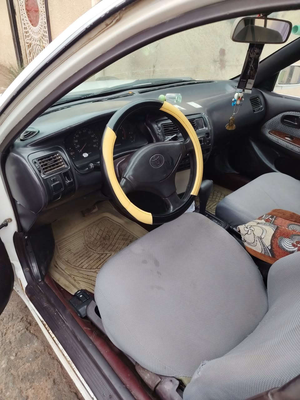 السلام عليكم مورلا مديل ٩٢ سياره بلاديه لاظربه ولاصبغ ماعده كد شبر او اقل سياره كله بلاديه محور مكينه ١٨٠٠ مكينه وكير كفاله بدي على البلاد كهربئيات كله شغاله تبريد شغال ممتاز ارضيه جلد تنته جلد بلاد تم تايرات باتري جديد مشط جديد تظيفات رقم بغداد راعيه يمي وعندي هم وكاله مكفوله من الكص والنغل الجثه حداده جديده بمحرم بدلته سياره جاهزه من كلشي شغل وطلع وين ماتريد ***********  سنويه جديده بعد بيه ٥ سنوات يلا تنتهي مكان السياره البصره المعقل السعر ٥٥
