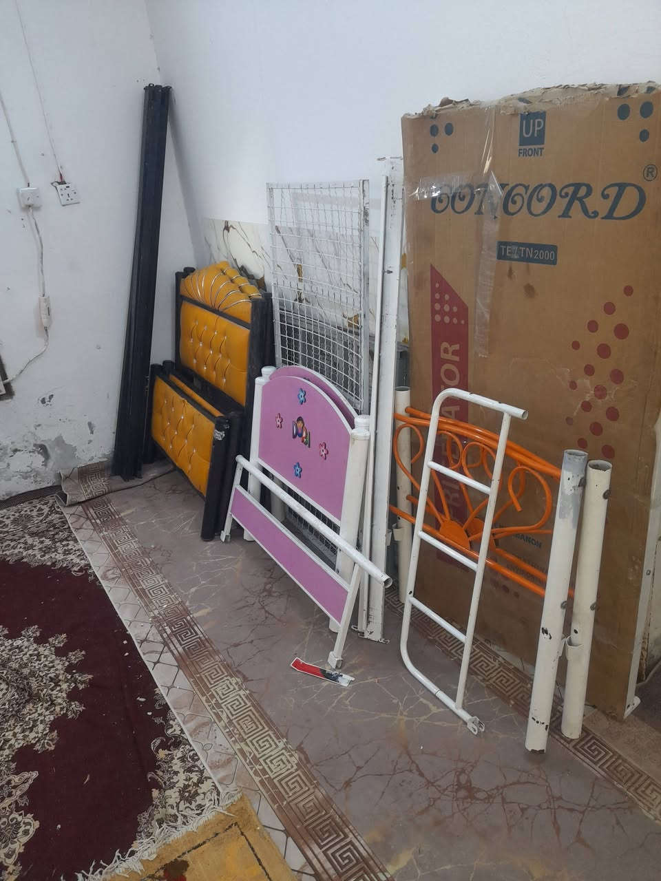 غراض بيت  لبيع عندي غرفه نوم تركي لون أبيض وجربايت ام نفر عدد5 وشافطه مال دهون صوبات زيته  و ميز طعام و كمبار 4×4


**إذا كنت صاحب هذا الإعلان وتريد حذفه لأي سبب، رجاءا أرسل رسالة إلى الدعم الفني**