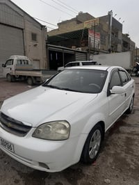 اوبترا ٢٠١١ خليجي   سيارة جدا نضيفة   بيها صبغ اثر شخوط ٥ قطع ابيع حزا...