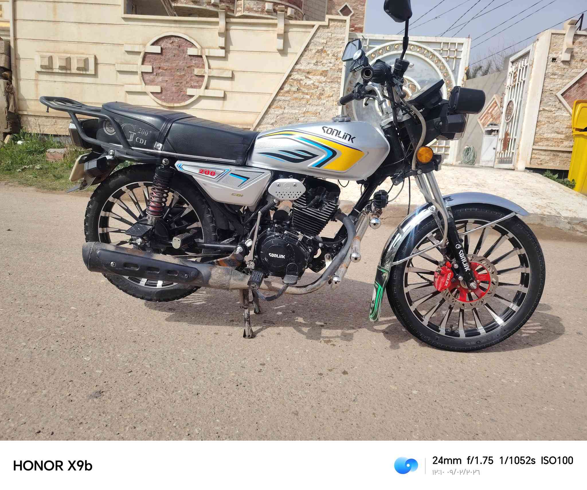 دراجه سيفان للبيع موديل 2025 نقصه اليشاره اليسرا الخلفيه والبقيه كفاله عامه من التاير للتاير مكاني ديالى الخالص سعر خاص او اتصل وتدلل *********** الموشراي لاتتصل ولا تراسل
