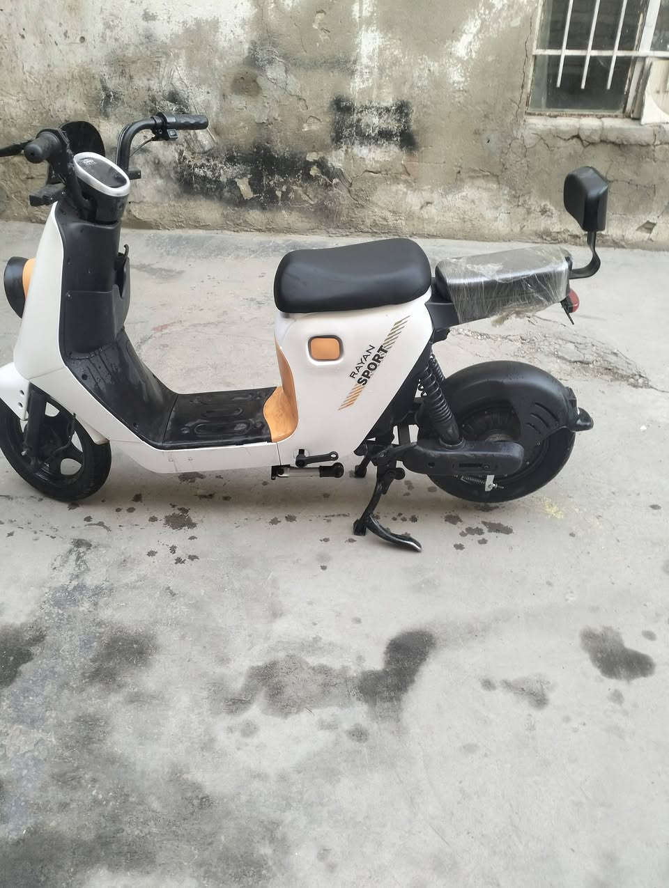 سلام عليكم دراجه ريان
اربعه بطاريات 3 سرع 
48 فولت تمشيك 30 كيلو
السعر 200 🔒 مكاني حي العامل


**إذا كنت صاحب هذا الإعلان وتريد حذفه لأي سبب، رجاءا أرسل رسالة إلى الدعم الفني**