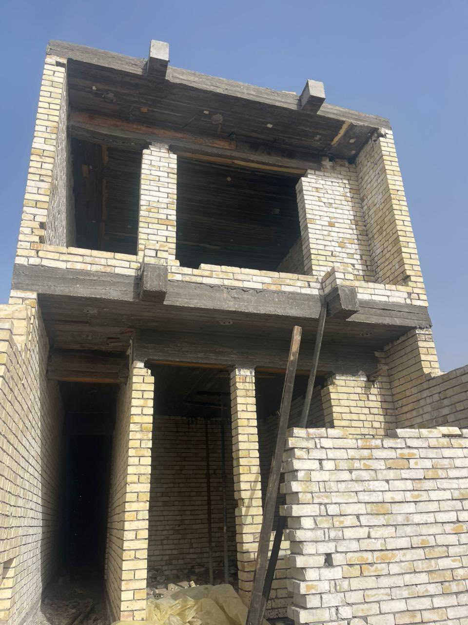 السلام عليكم
هيكل للبيع في منطقة العدوانيه قرب المنتجع وقاعة كامل العبود 
المساحه ١٠٠ متر
غرفتين كبار واستقبال وصاله ومطبخ 
وحمامات (٢)فوق وتحت 
***********
