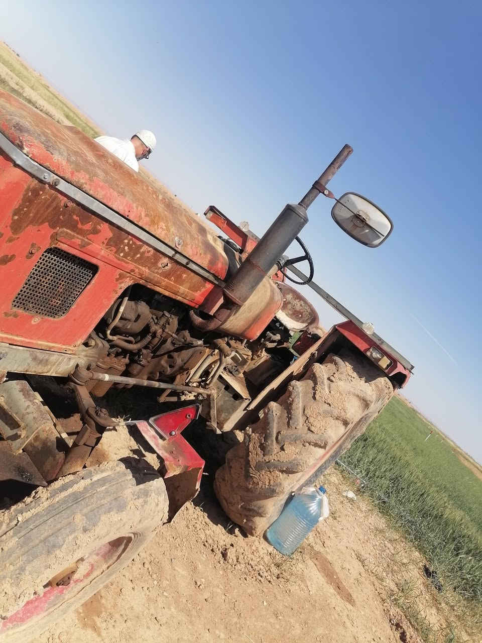 السلام عليكم تركتر عنتر موديل ٨٤ محرك بي تنقيص والباقي مكفول رقم وسنوية سليمانية سعره ٣٨٠٠٠٠٠ ثلاث ملايين وثمان مئة الف
توليد ينشد على التركتر 50kv يعني ايولد  62 امبير نضيف وبلادي بالشرط سعر التوليد 1250مليون وميتين وخمسين
مكانهن قضاء الطوز ***********
اثنينهن او كل واحد ينباع وحد
