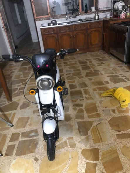 سلام عليكم اربع بطاريات  
السرعة 55حقيقي ثلث سرعات  السعر الكامل 225 وبي مجال(رقمي فقط وتساب للتصال)(***********
