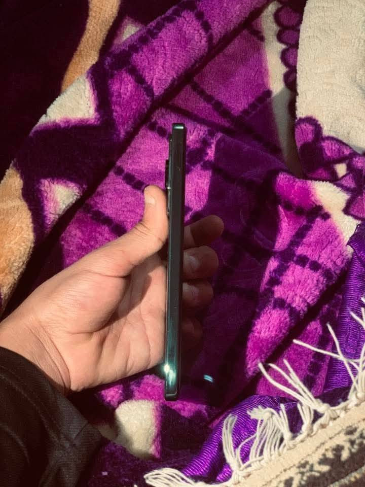 سلام عليكم
  TECNO POVA 6 Pro 5G 
ذاكره256 عشوائيه24 بطاريه 6000 صوت ستريو معالج Dimensity 6080 فول ألعاب 60 فريم ببجي فريم  غراضه ، كامله حته حافضته مال شركه موجوده
مكاني تكريت/البوعجيل
السعر 180 وبي مجال
او يرهم مراوس بجهاز قوي باللعاب وانطي فرق


**إذا كنت صاحب هذا الإعلان وتريد حذفه لأي سبب، رجاءا أرسل رسالة إلى الدعم الفني**