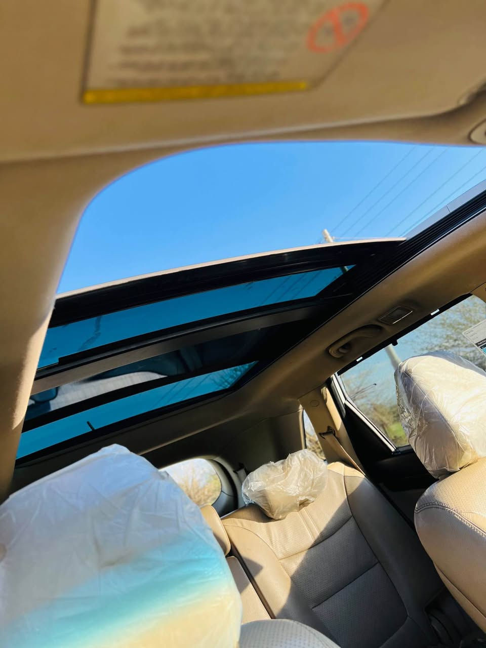 Kia Sorento 2014 V4
کیا سۆرینتۆ ٢٠١٤ ٤ بستۆن 
فول فول مواسەفات 
1. بەسمە 
2. پەردە 
3. پانۆراما 
4. کوشن جڵد 
5. تاعدیل سورعە 
6. شاشە لەمس 
7. لایت ناوچەی کوێر 
8. ئاوینە کارەبا 
9. حەساسی پێش و دوا 
10. ٣ ڕیز کوشن                                                                                            11.کامێرە  

سەیارەکە بێ بۆیاخ و بێ ساردو بێ کرانەوەیە مەکینەی ئەوروپی لەسەرە نەکراوەتەوە 4 تایەی تازەی لە ژێرە
سەیارەکە ماڵی دۆستە سەنەوی تا ٢٠٢٩ تازەیە و رەقەم    سلێمانیە نرخی 185 معامەلە 
ژمارە موبایل: *********** Singapore
